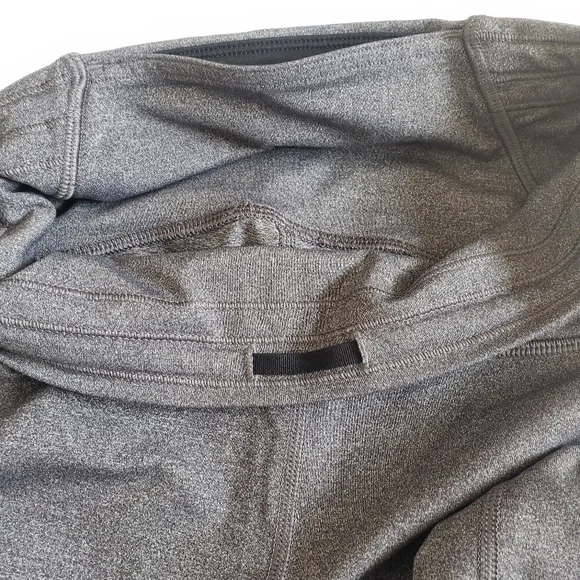 Lululemon TrainTimes 7/8 25" leggings, size 4 - Picture 7 of 12